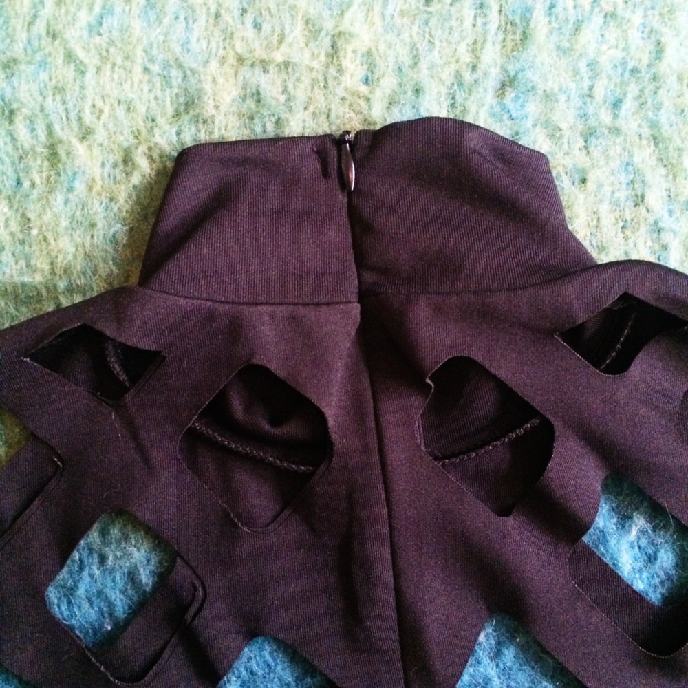 Sexy High-Neck Jumpsuit - Picture 6 of 6